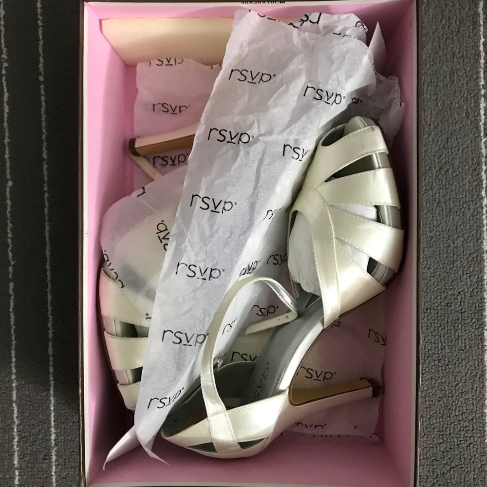 RSVP Ivory 👰🏻 Bridal/Prom Platform Shoes size 9W - Picture 8 of 8